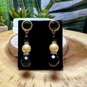 VTG| Monet Pearl Rhinestones & Acrylic Bead Earrings 🖤✨